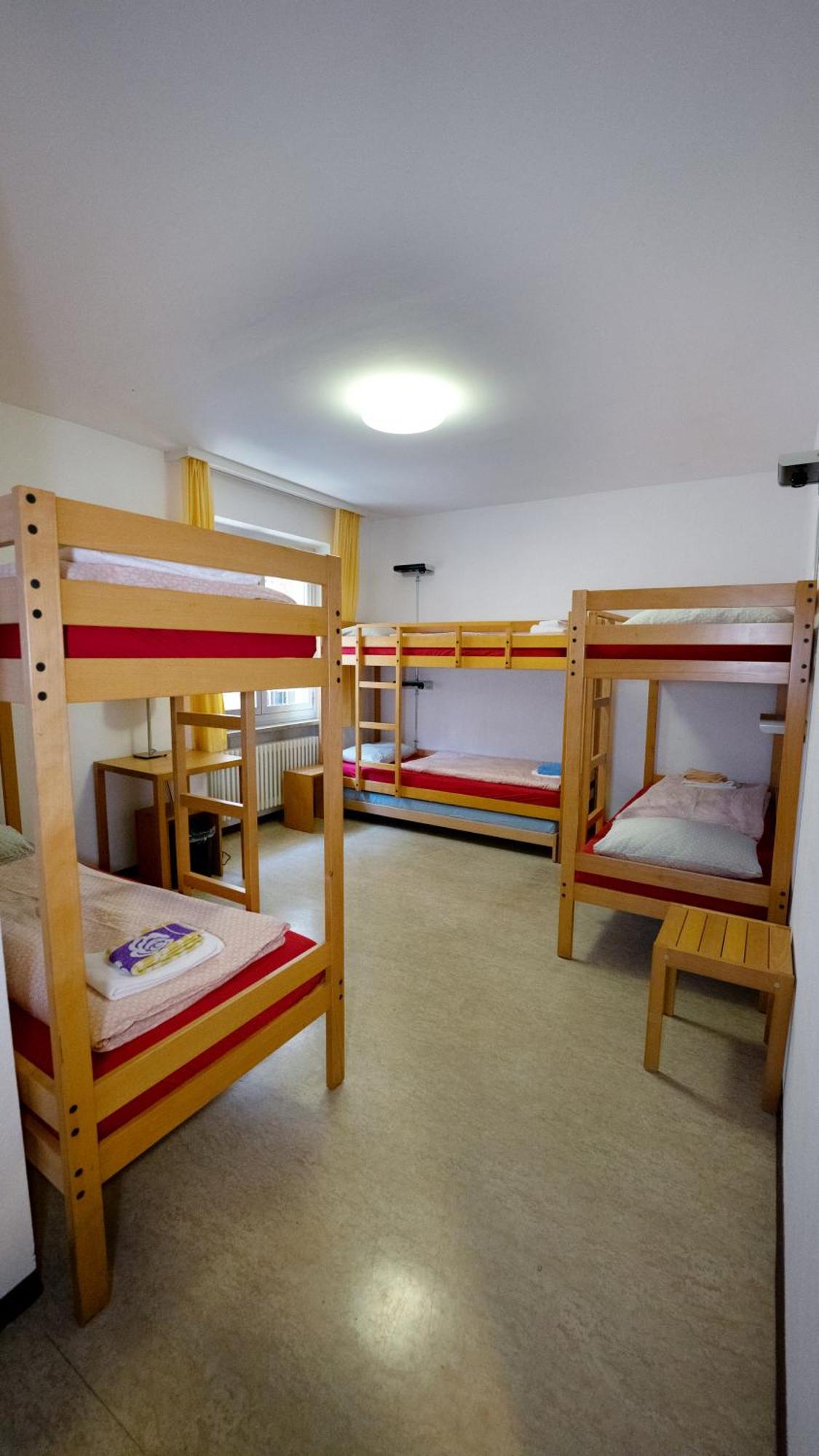 Locarno Youth Hostel Quarto foto